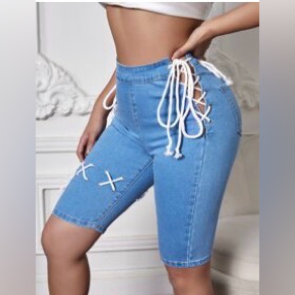 Stylish Blue Denim Bermuda Shorts